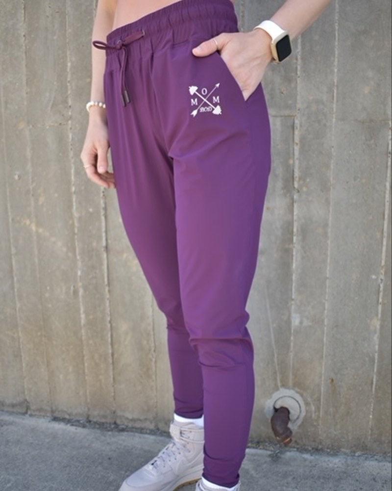 Image of Dynamic Bra & Burgundy Jogger Set