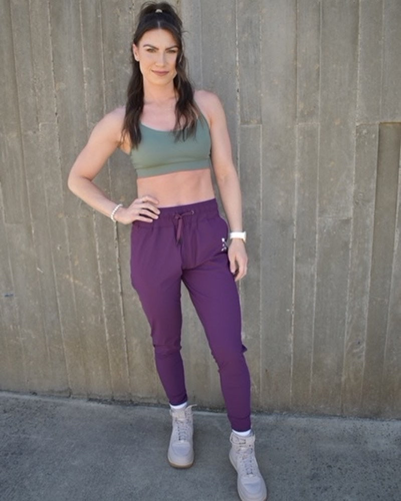 Image of Dynamic Bra & Burgundy Jogger Set